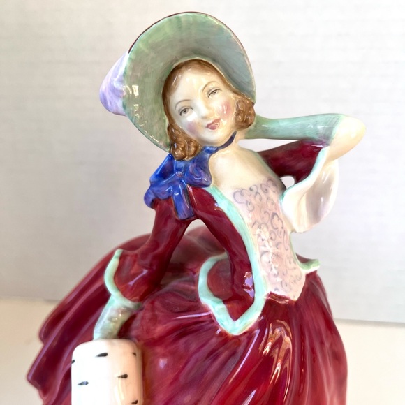 Vintage Porcelain Autumn Breezes Figurine by Royal Doulton - Picture 8 of 8